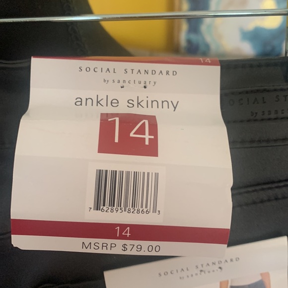 Faux leather skinny jeans - Picture 6 of 7